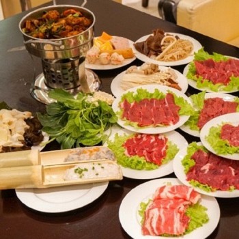 吃货福利：锅三吃：冰鲜黄牛+海鲜刺身+美蛙干锅！上海虹桥元一希尔顿酒店海鲜+火锅自助晚餐